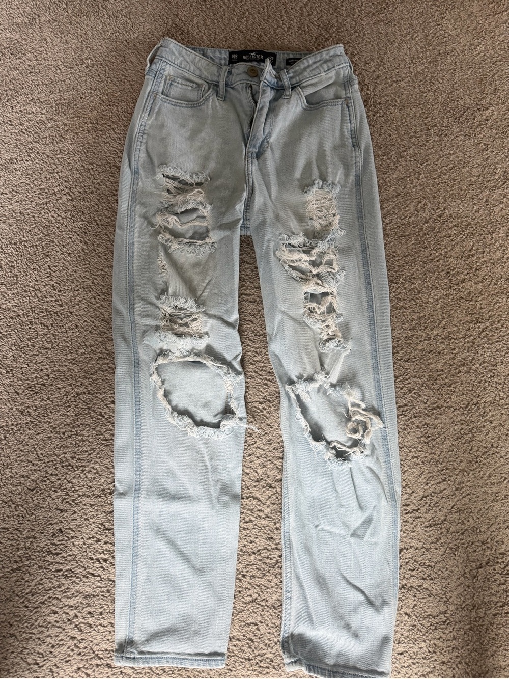 Light wash Hollister distressed jeans size 00